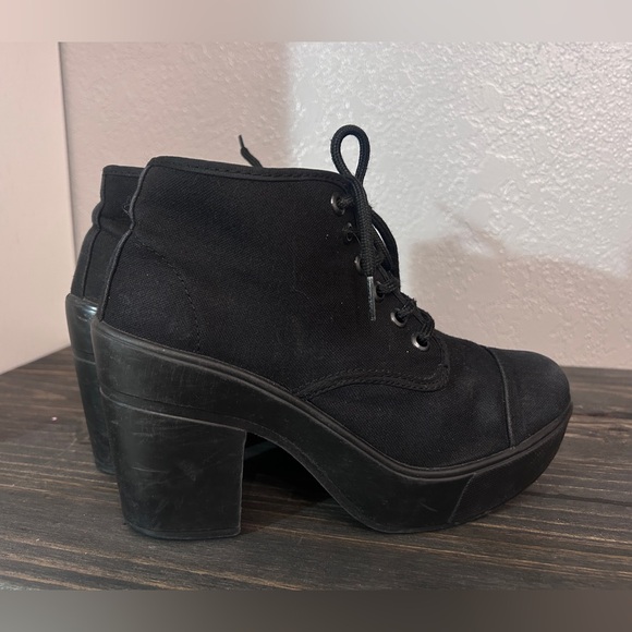 Size 7.5 ANDREA Black Lace-Up Ankle Chunky Boots Alt Fall Winter Goth - Picture 7 of 7